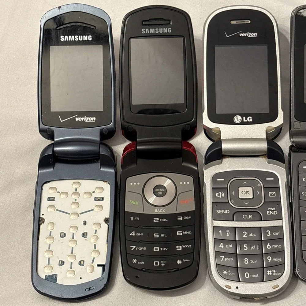 Lot Of Smart & Flip Phones, Untested, Parts / Repair, Mixed Brands & Models